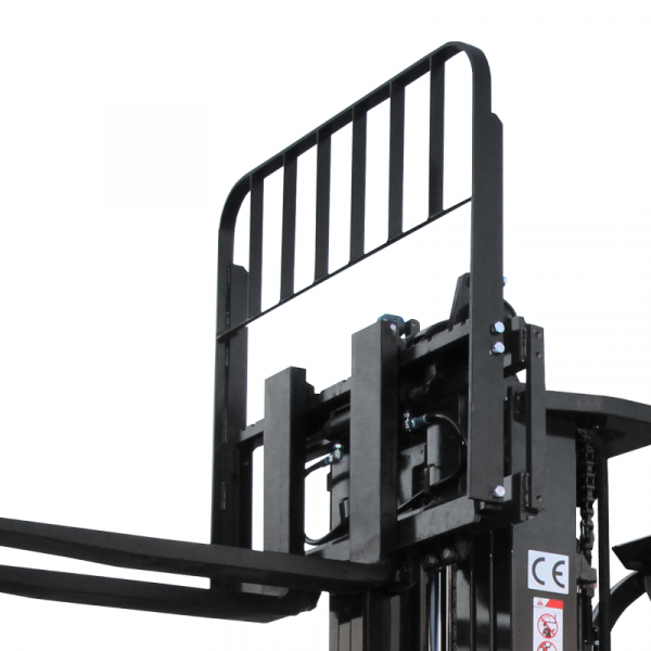 Электрический погрузчик YETT CPD30-A3H4-M-M400-3W