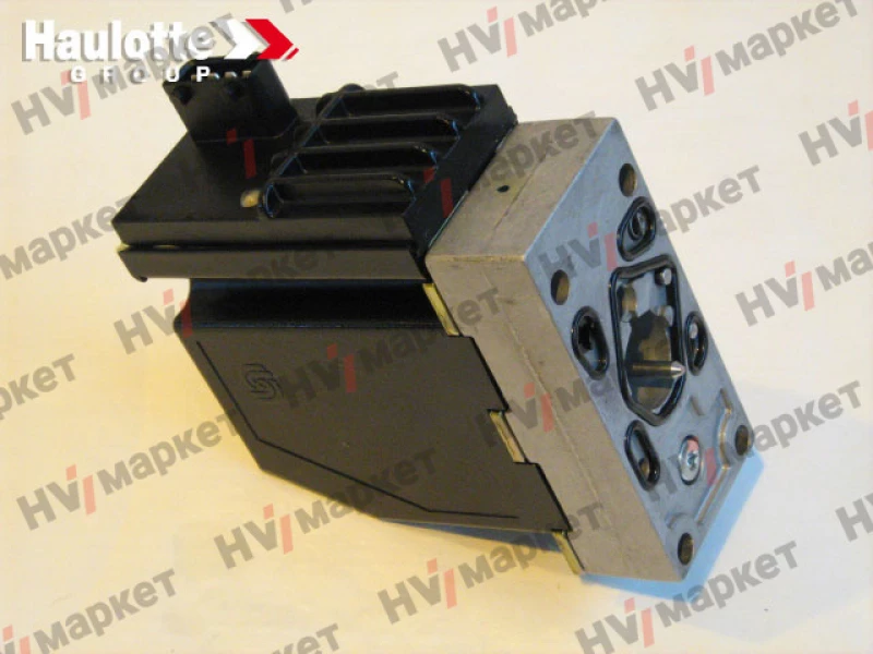 2440210940A - 157В4734 Блок электроуправления PVG32 PVEA AMP connector HV Market