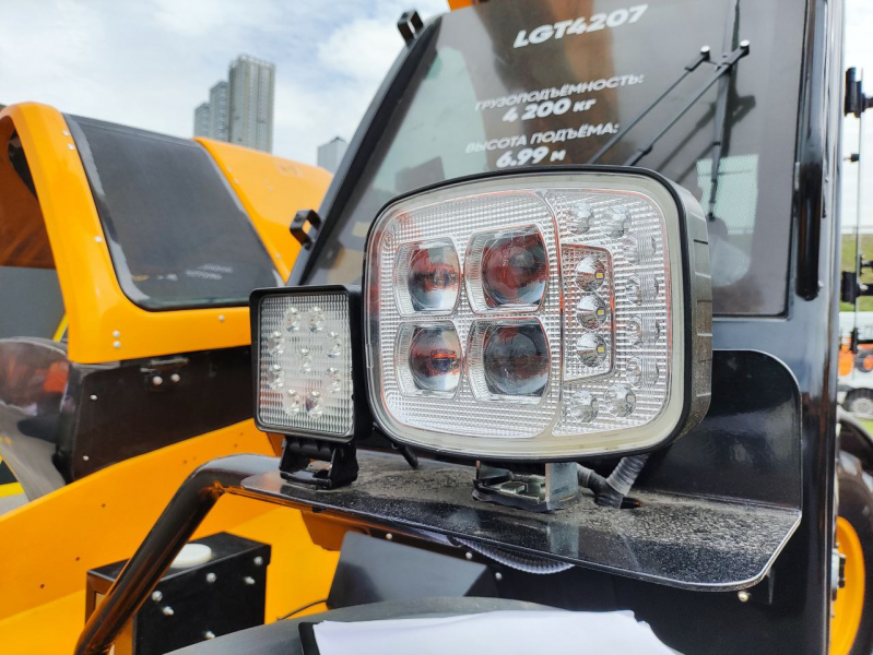 Телескопический погрузчик LONKING LG4207 (ver 2.0)