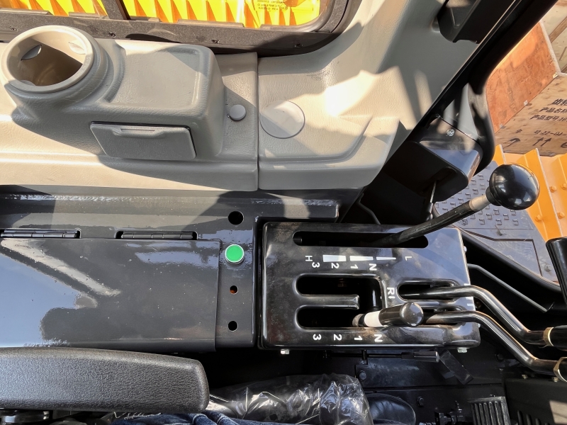 Бульдозер Shantui rSD16W Болотник (рыхлитель опция)