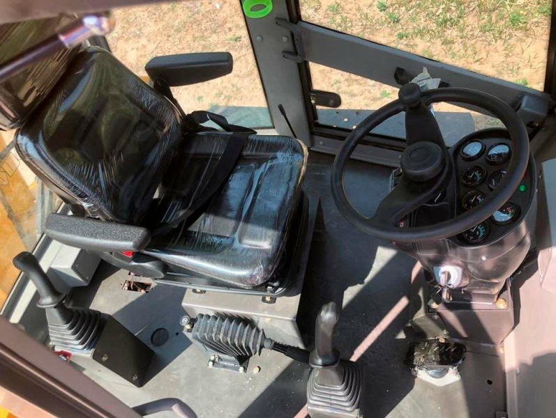 Экскаватор-погрузчик МТК WZ30-25