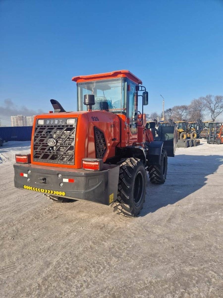 Фронтальный погрузчик МТК 926