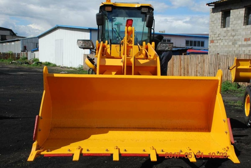 Фронтальный погрузчик МТК 936