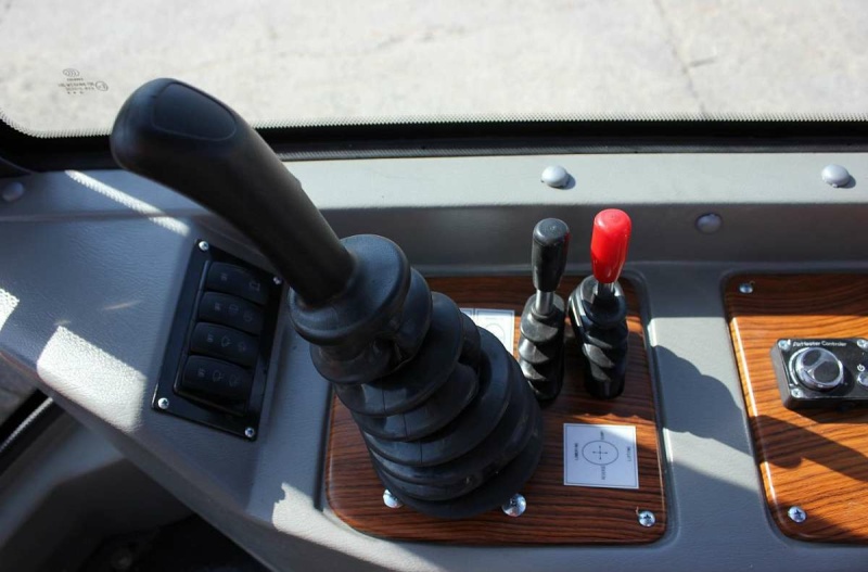 Телескопический погрузчик MTK TL2000