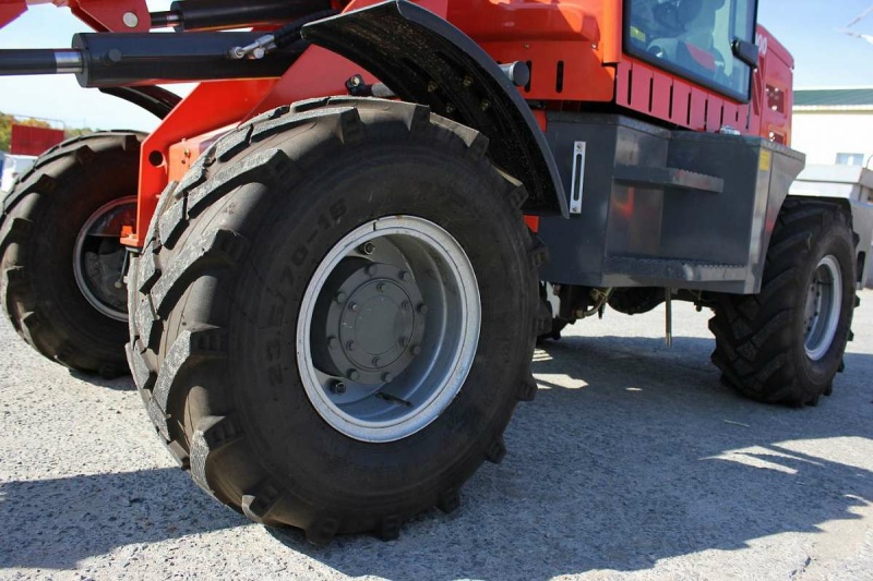 Телескопический погрузчик MTK TL2000