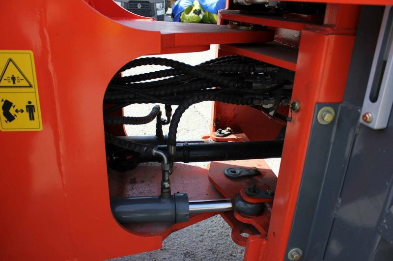 Телескопический погрузчик MTK TL2500