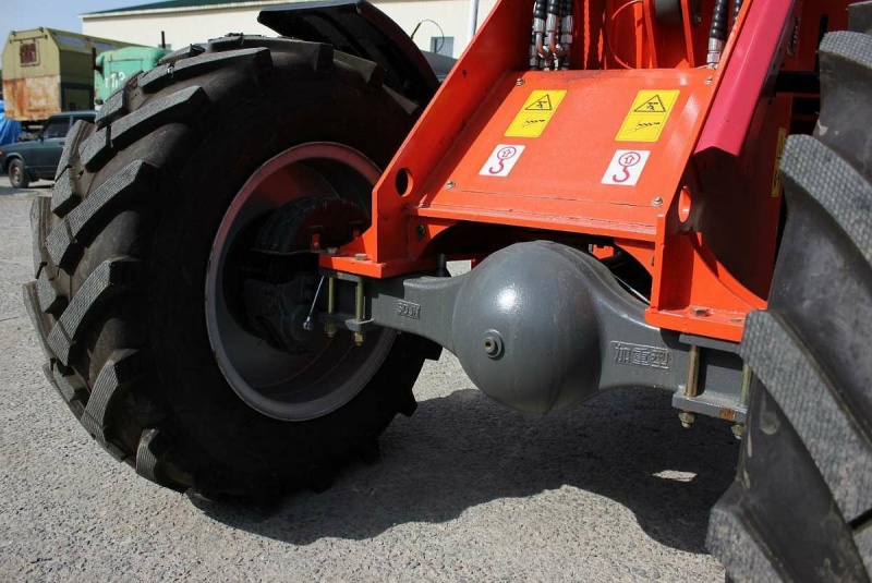 Телескопический погрузчик MTK TL2500