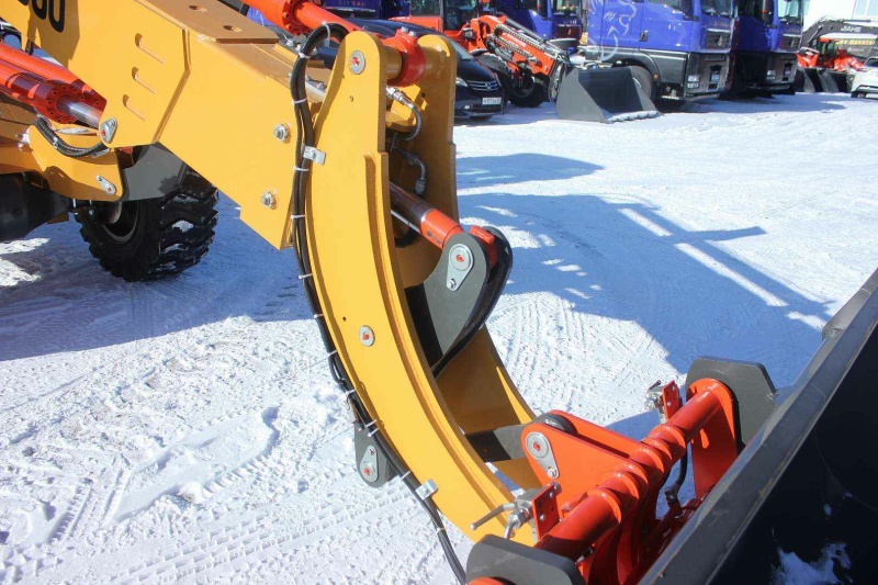 Телескопический погрузчик MTK TL2500 с аутригерами 9м