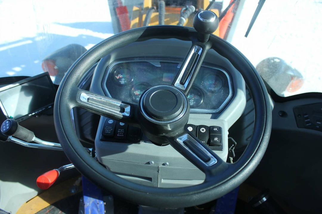 Телескопический погрузчик MTK TL2500 с аутригерами 9м
