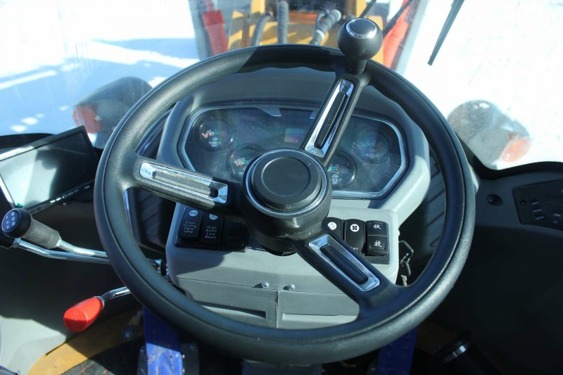 Телескопический погрузчик MTK TL2500 с аутригерами 9м