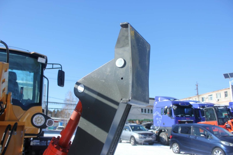 Телескопический погрузчик MTK TL2500 с аутригерами 9м