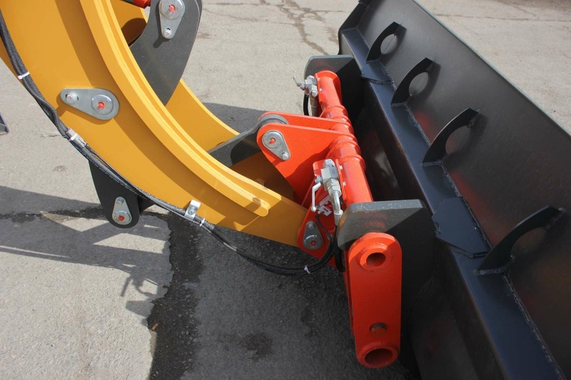 Телескопический погрузчик MTK TL3000 с аутригерами