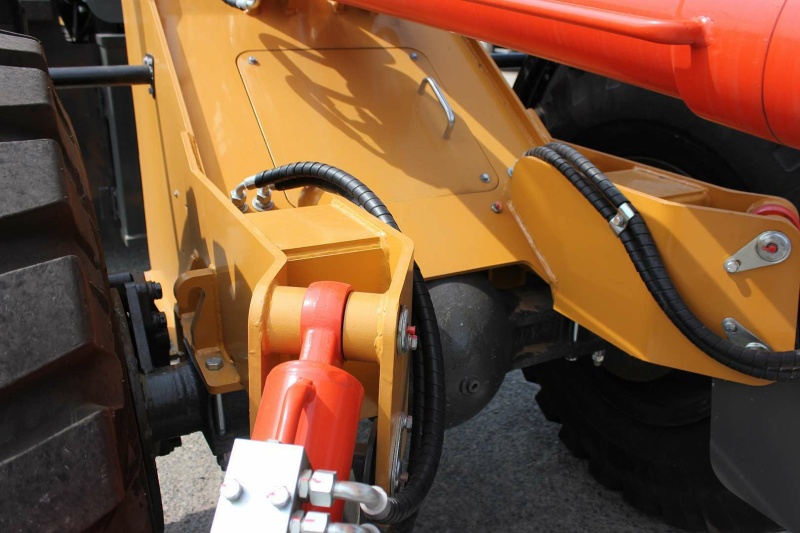 Телескопический погрузчик MTK TL4000 с аутригерами