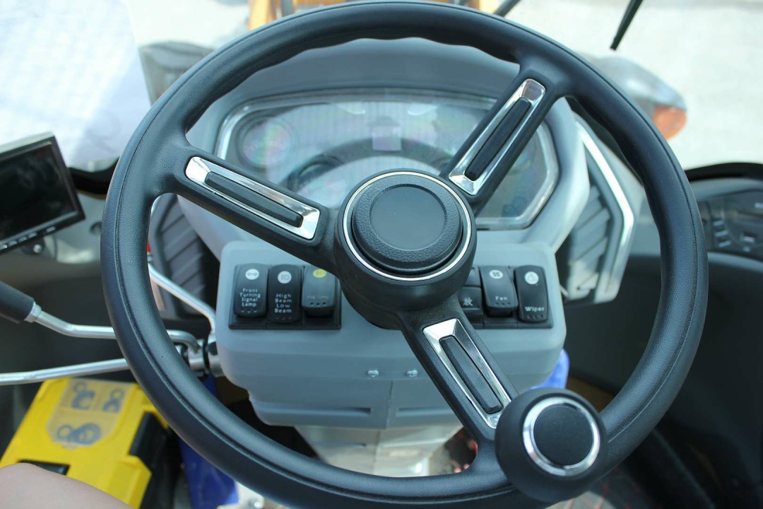 Телескопический погрузчик MTK TL4000 с аутригерами