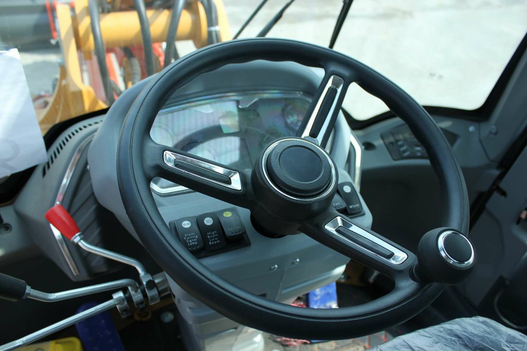 Телескопический погрузчик MTK TL4000 с аутригерами