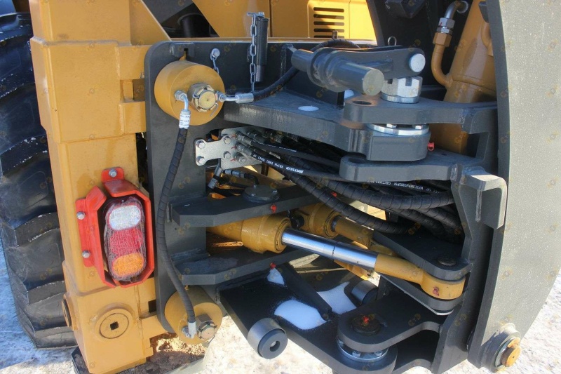 Экскаватор-погрузчик MTK 4CX