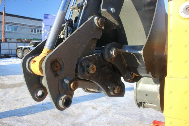 Экскаватор-погрузчик MTK 4CX