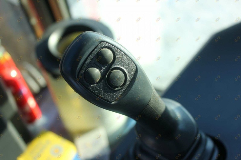 Экскаватор-погрузчик MTK 4CX