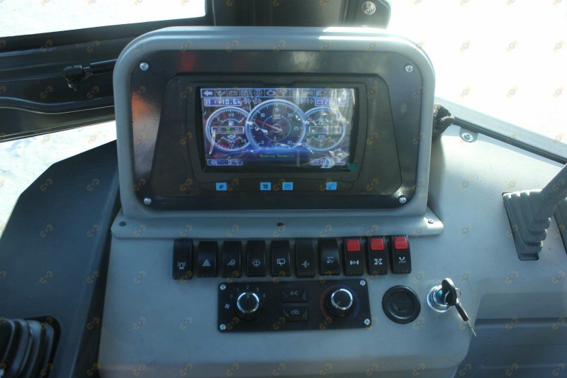 Экскаватор-погрузчик MTK 4CX