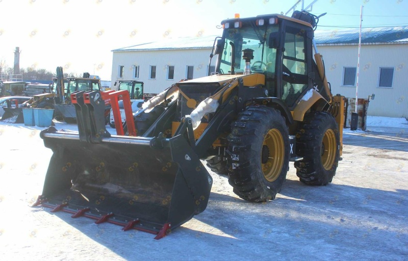 Экскаватор-погрузчик MTK 4CX