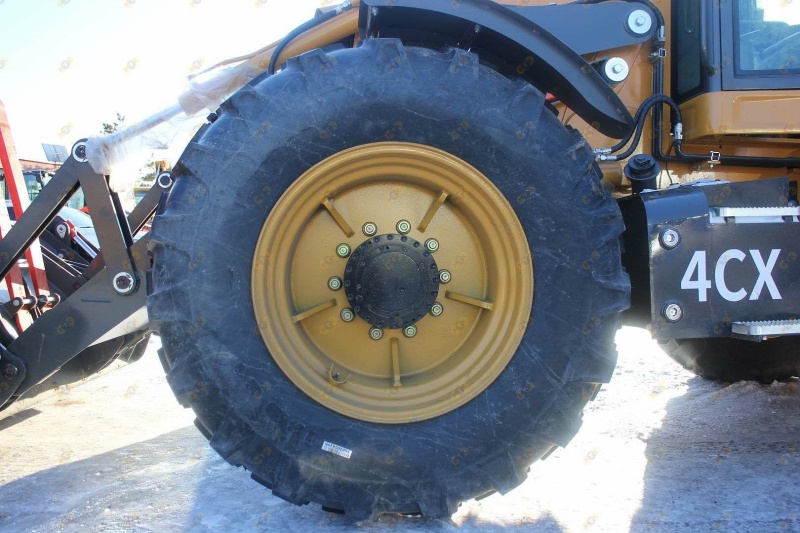 Экскаватор-погрузчик MTK 4CX