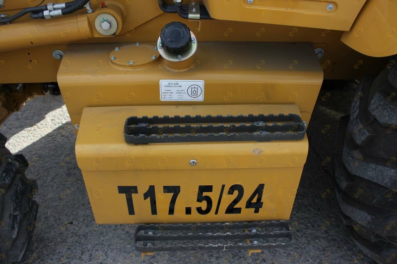 Экскаватор-погрузчик MTK T17,5/24