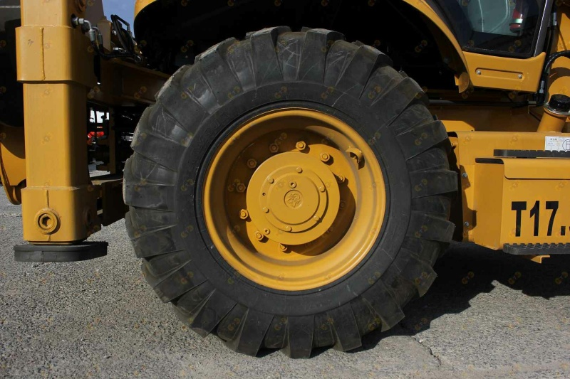 Экскаватор-погрузчик MTK T17,5/24