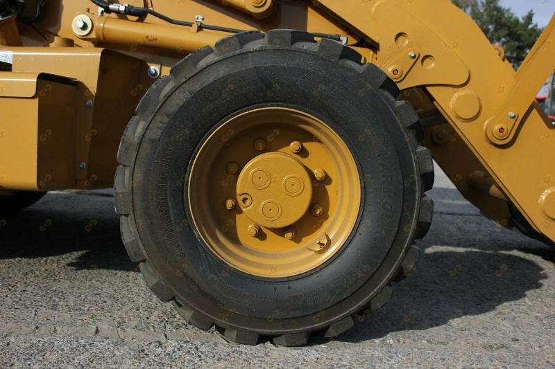 Экскаватор-погрузчик MTK T17,5/24