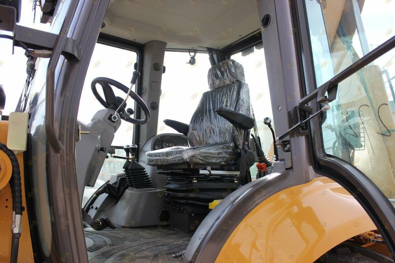 Экскаватор-погрузчик MTK T17,5/24