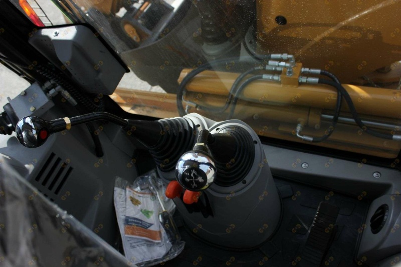 Экскаватор-погрузчик MTK T17,5/24