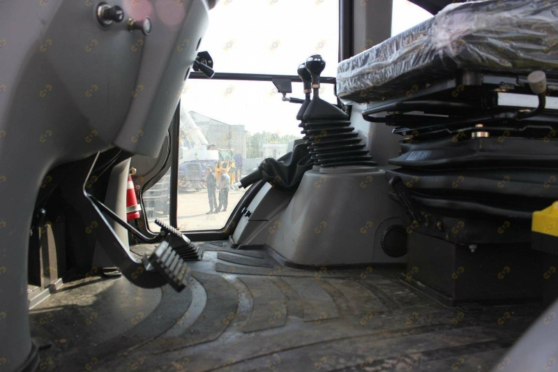 Экскаватор-погрузчик MTK T17,5/24