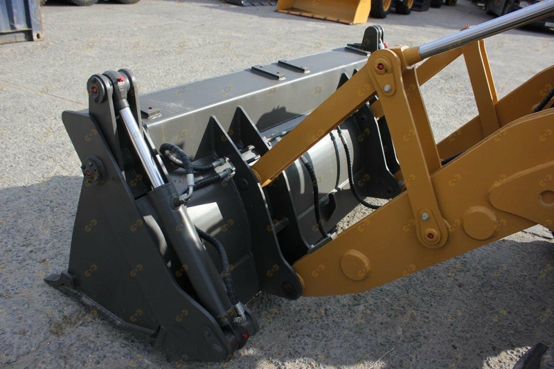 Экскаватор-погрузчик MTK T17,5/24