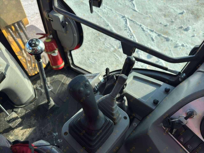 Экскаватор-погрузчик MTK T17,5/24 (Carraro)