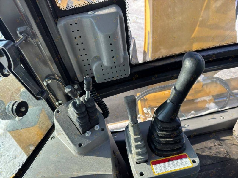 Экскаватор-погрузчик MTK T17,5/24 (Carraro)