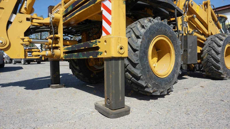 Экскаватор-погрузчик MTK T20/20