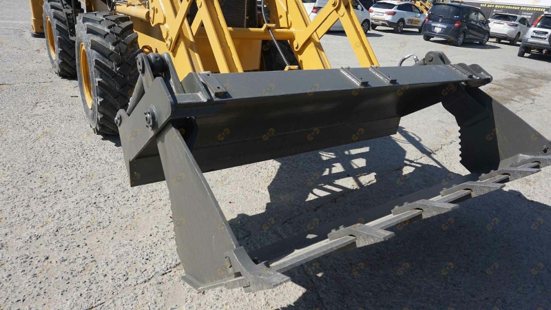 Экскаватор-погрузчик MTK T20/20