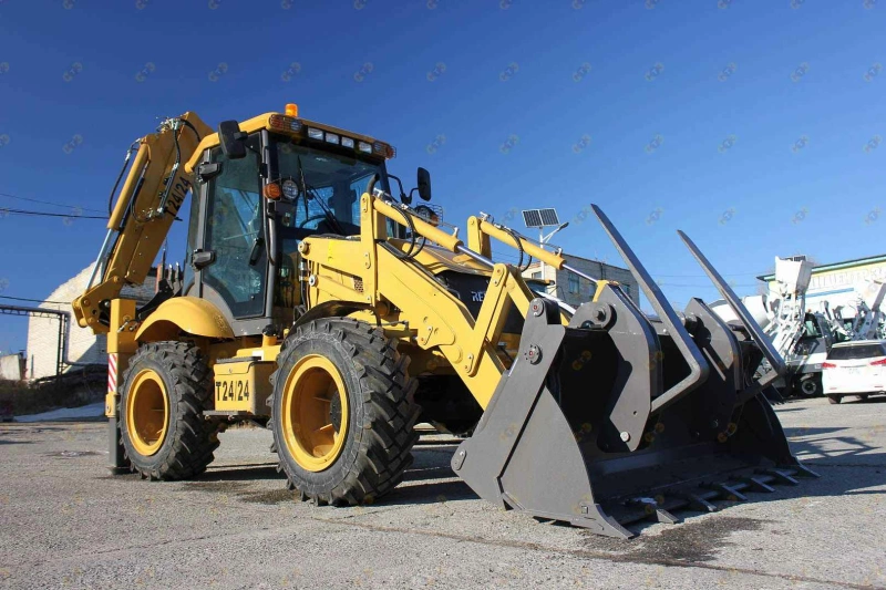 Экскаватор-погрузчик MTK T24/24
