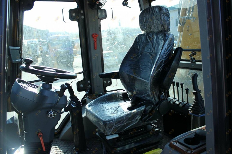 Экскаватор-погрузчик MTK T24/24