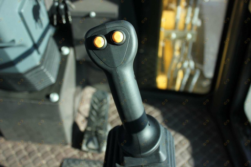 Экскаватор-погрузчик MTK T24/24