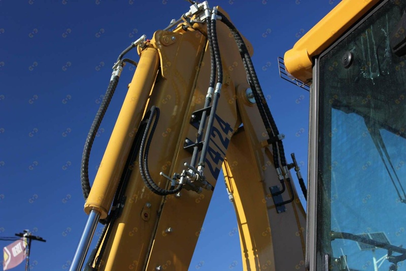 Экскаватор-погрузчик MTK T24/24