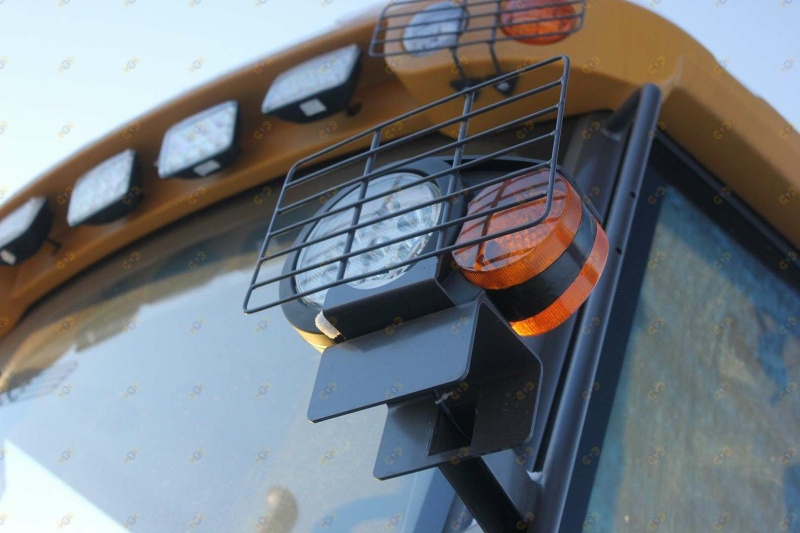 Экскаватор-погрузчик MTK T28/28