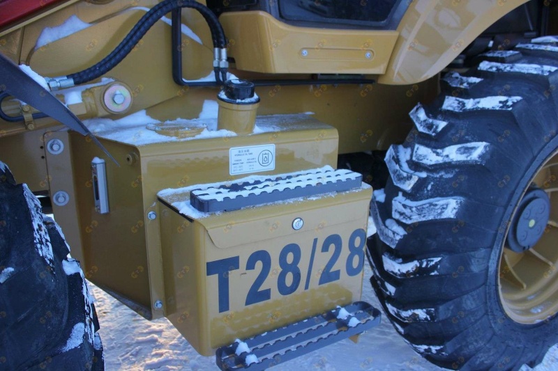 Экскаватор-погрузчик MTK T28/28