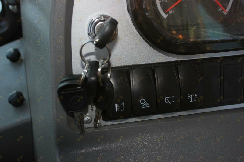 Экскаватор-погрузчик MTK T28/28