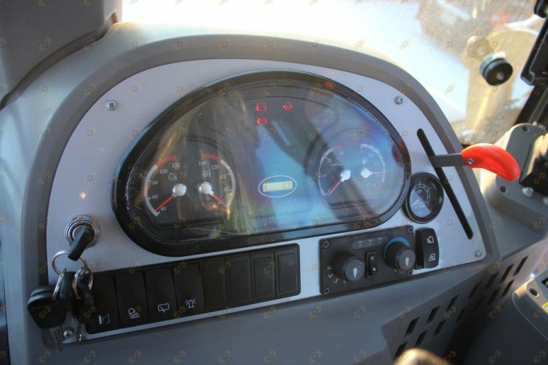 Экскаватор-погрузчик MTK T28/28