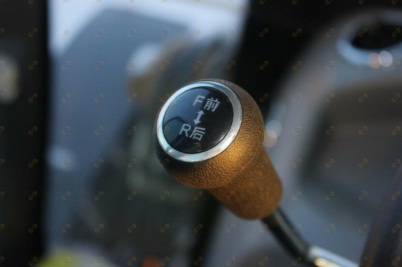 Экскаватор-погрузчик MTK T28/28