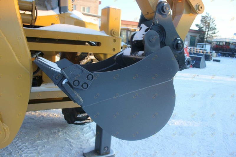 Экскаватор-погрузчик MTK T28/28