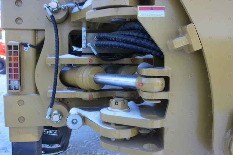 Экскаватор-погрузчик MTK T28/28