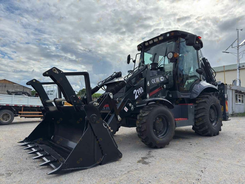 Экскаватор-погрузчик MTK WZM 2PRO