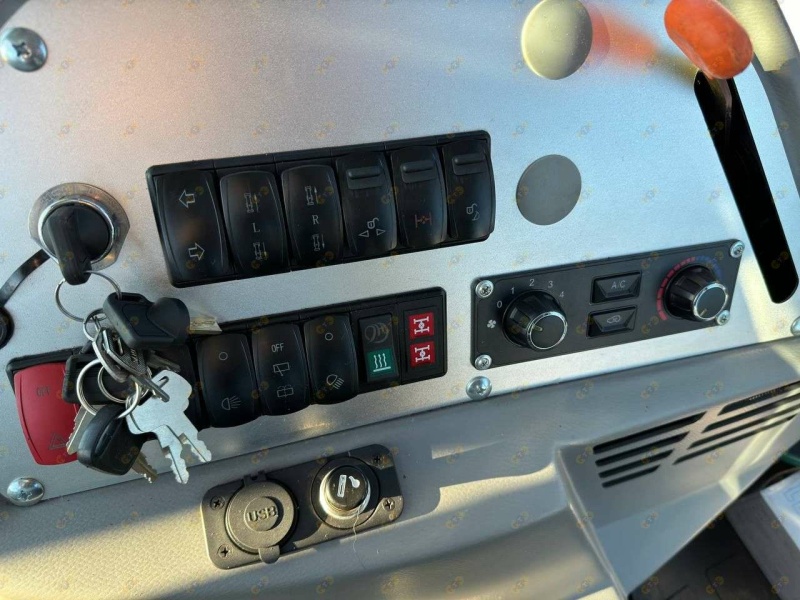 Экскаватор-погрузчик MTK WZM 4PRO