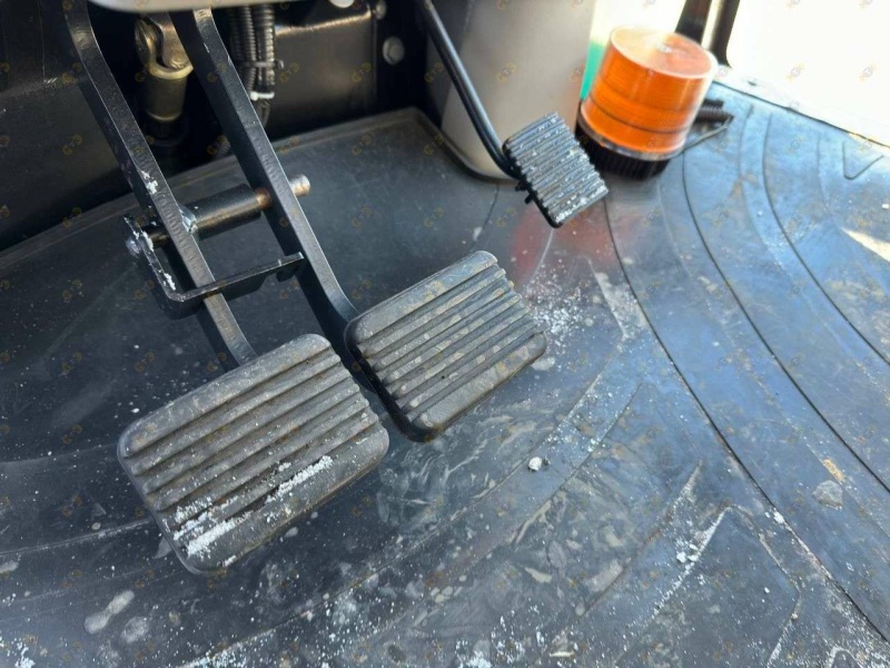 Экскаватор-погрузчик MTK WZM 4PRO